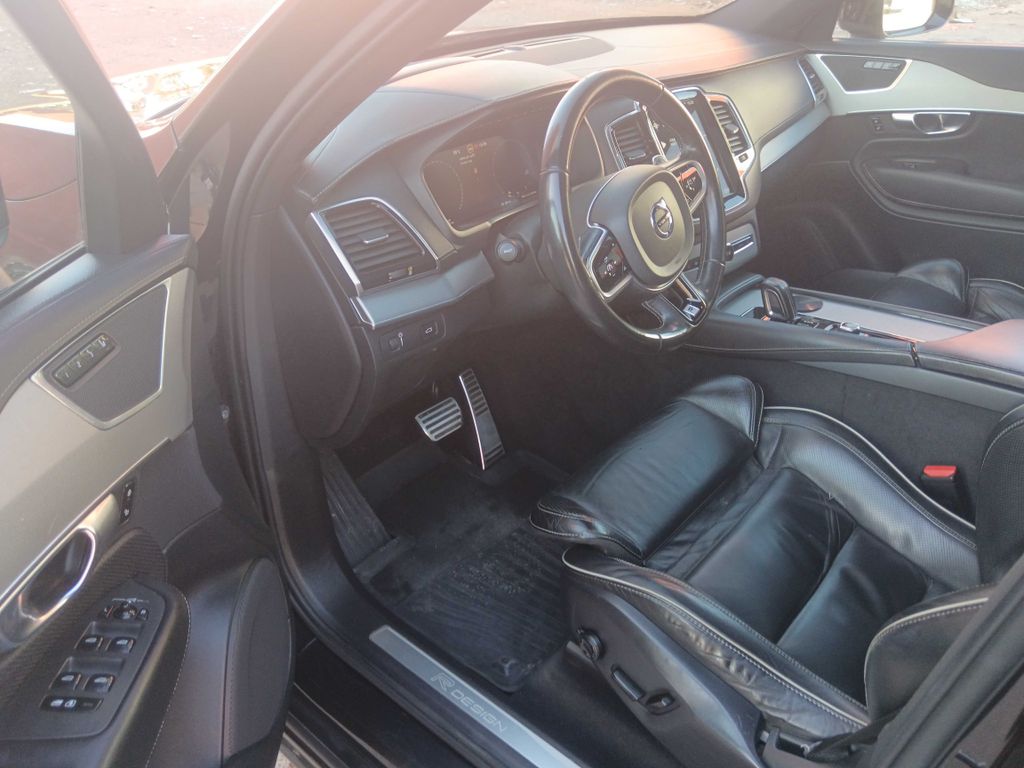 VOLVO XC90 2019