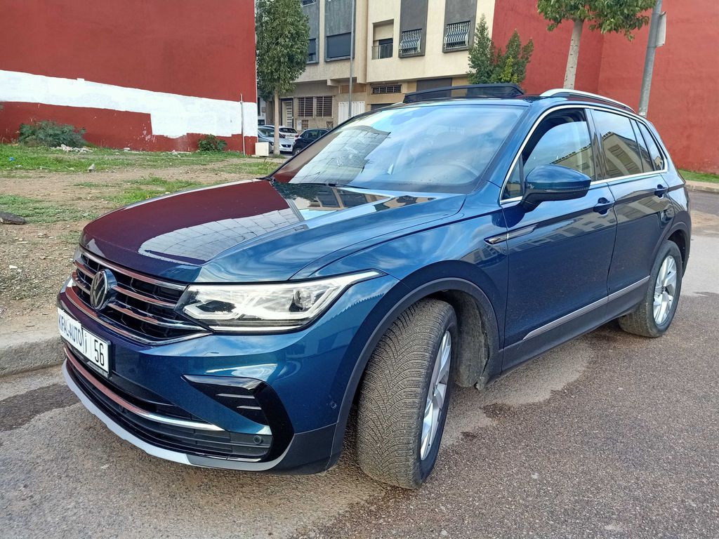 VOLKSWAGEN Tiguan