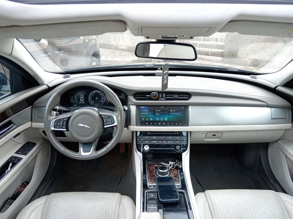 JAGUAR XF 2018