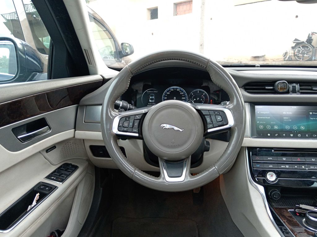 JAGUAR XF 2018