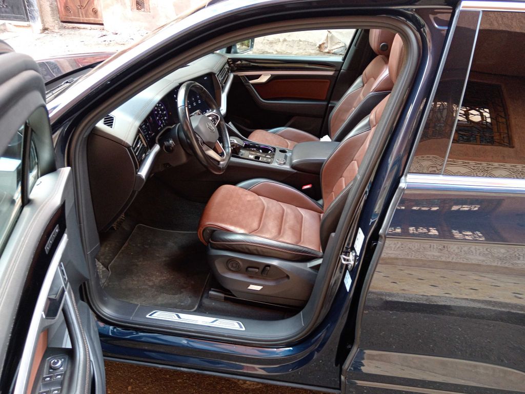 VOLKSWAGEN Touareg 2024