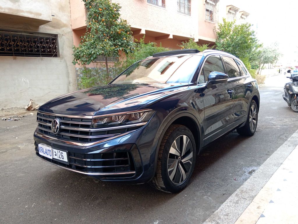 VOLKSWAGEN Touareg