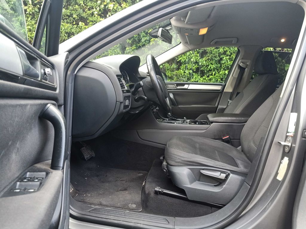 VOLKSWAGEN Touareg 2014
