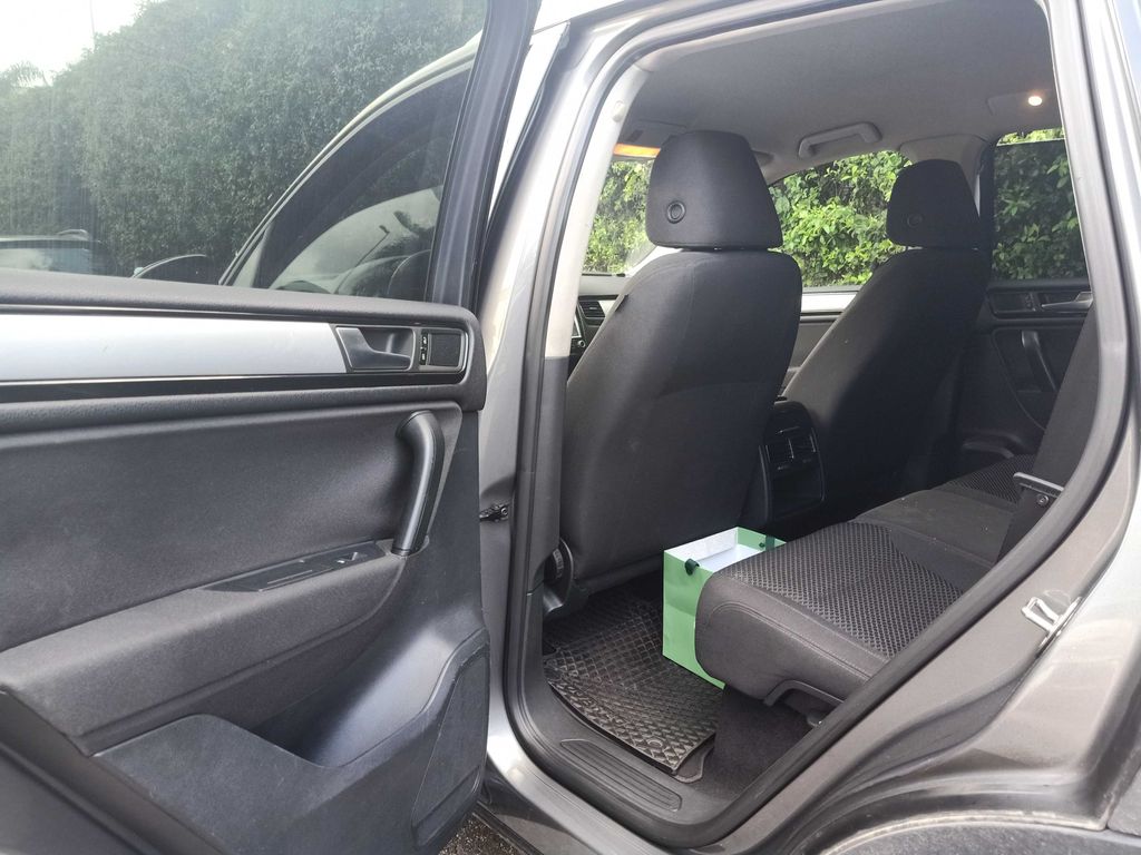 VOLKSWAGEN Touareg 2014