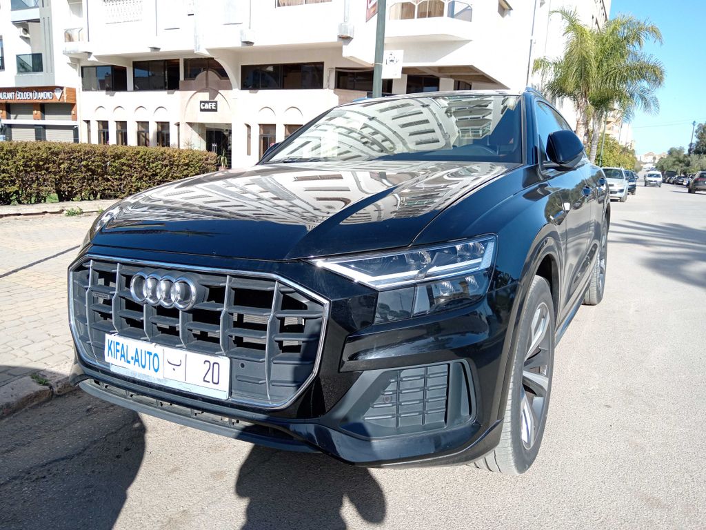 AUDI Q8 2021