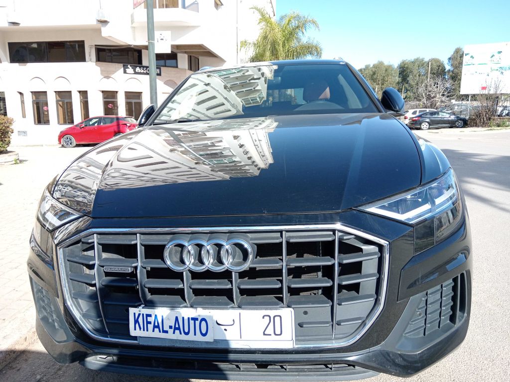 AUDI Q8 2021