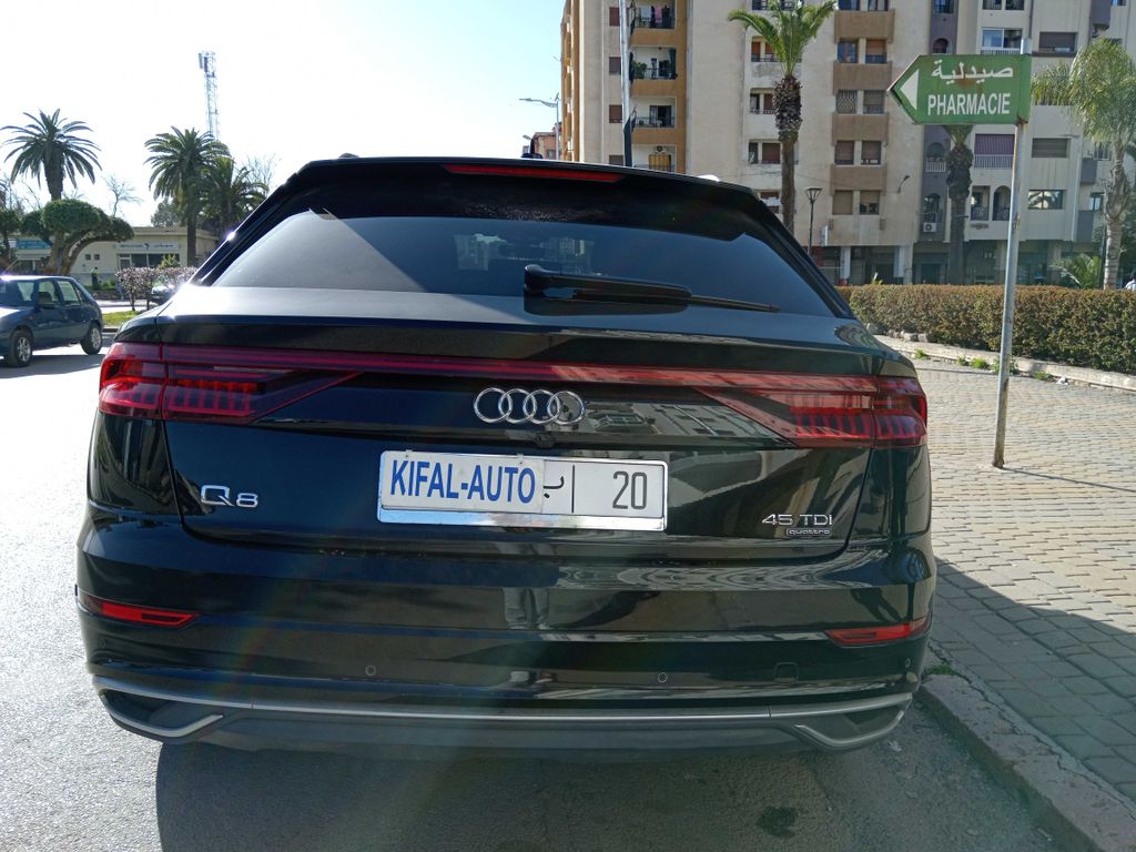 AUDI Q8 2021