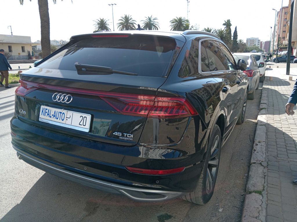 AUDI Q8 2021