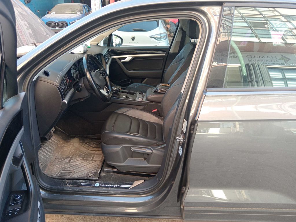 VOLKSWAGEN Touareg 2022