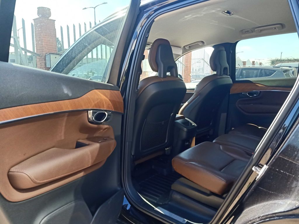VOLVO XC90 2021