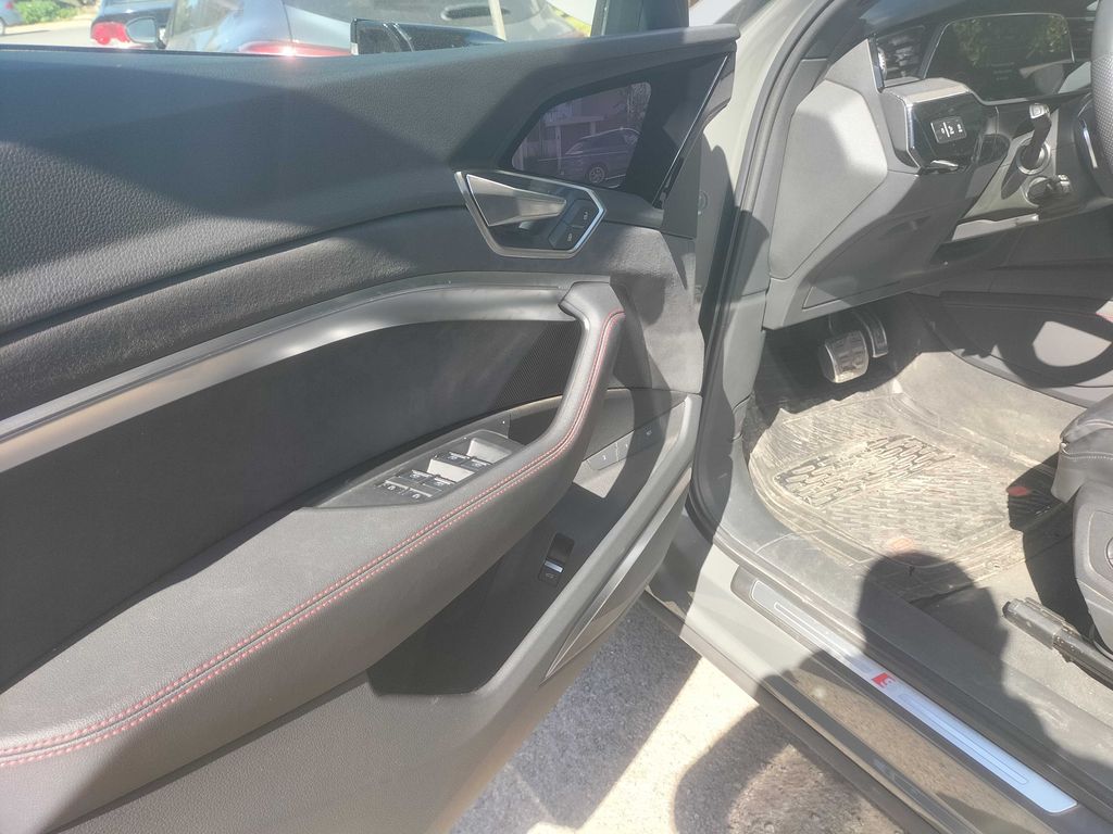 AUDI Q8 E-TRON 2023