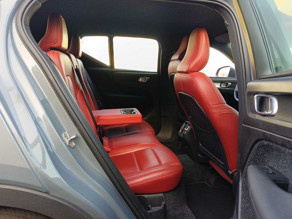 VOLVO XC40 2019