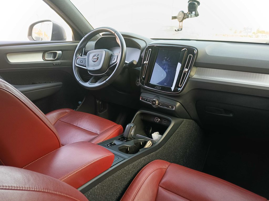 VOLVO XC40 2019
