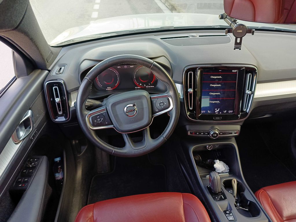 VOLVO XC40 2019