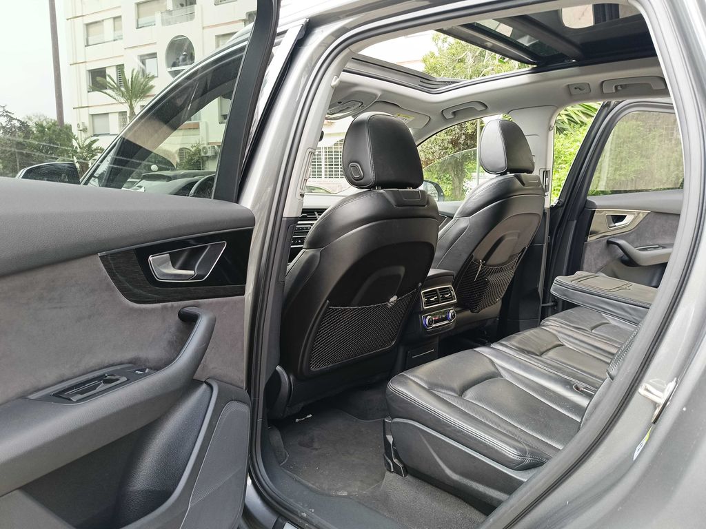 AUDI Q7 2017
