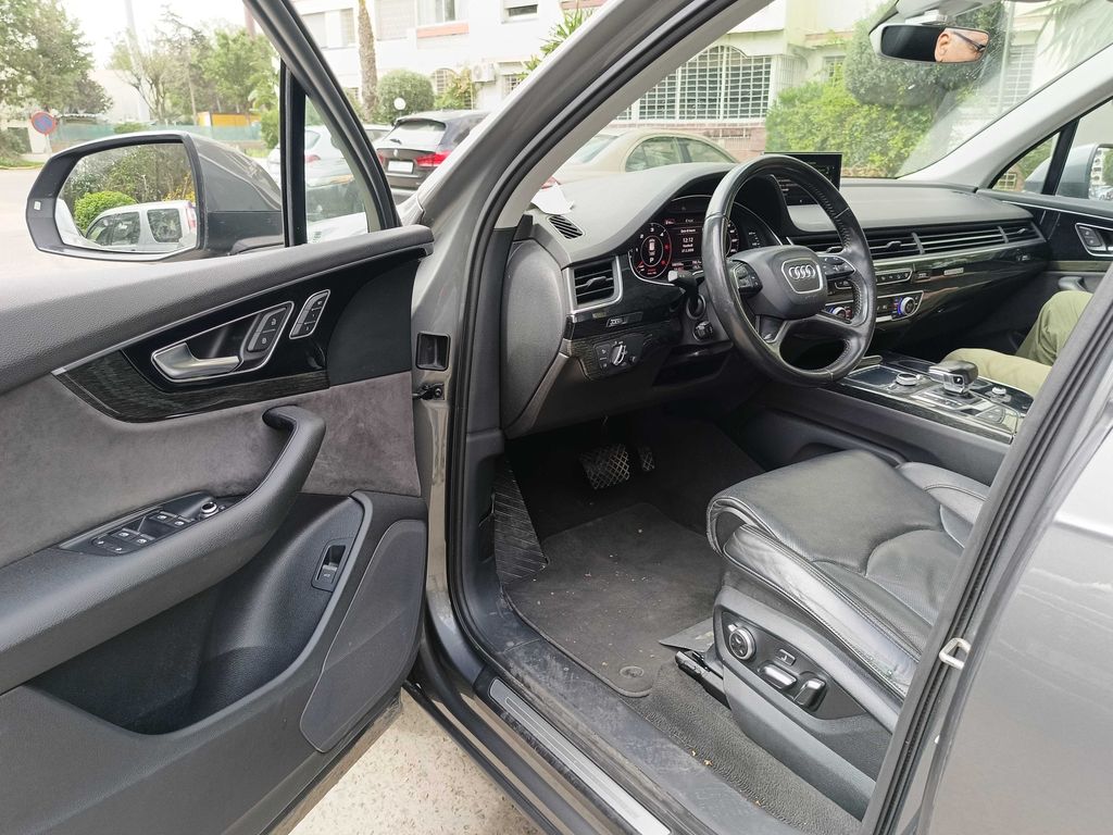 AUDI Q7 2017