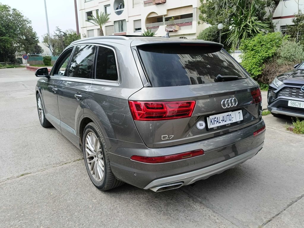 AUDI Q7 2017