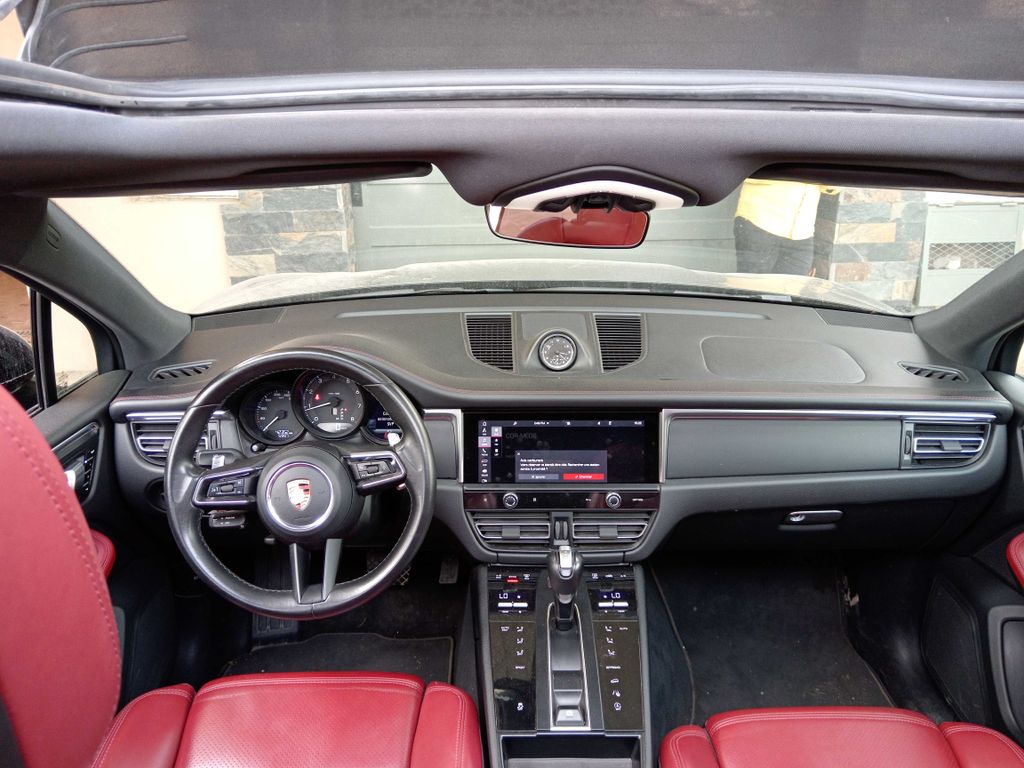 PORSCHE Macan 2024