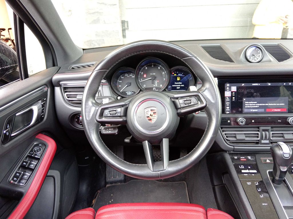 PORSCHE Macan 2024