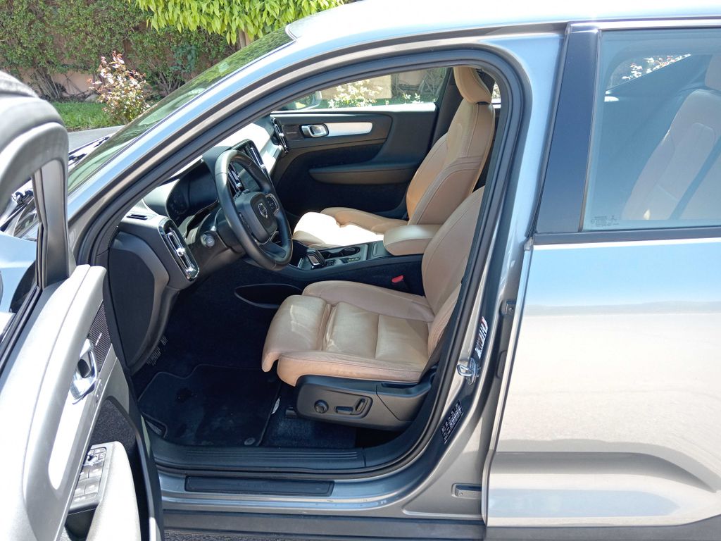 VOLVO XC40 2018