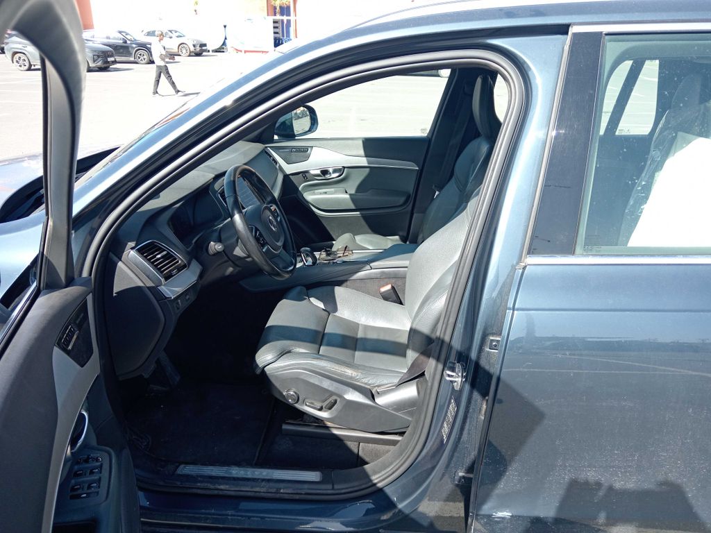 VOLVO XC90 2022