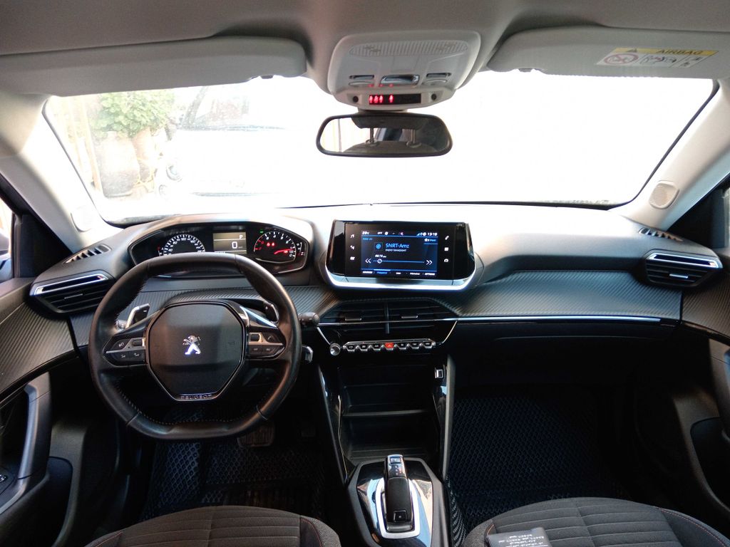 PEUGEOT 2008 2021