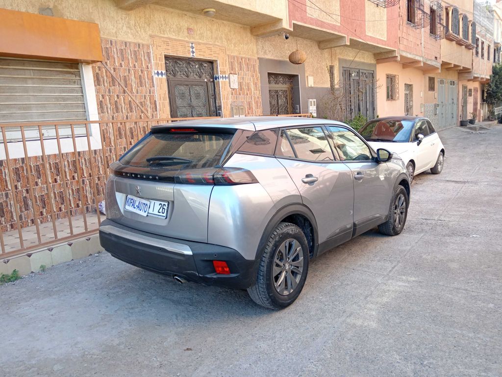 PEUGEOT 2008 2021