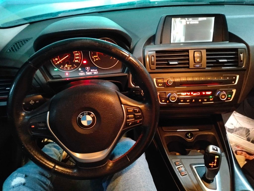 BMW SéRIE 1 2015