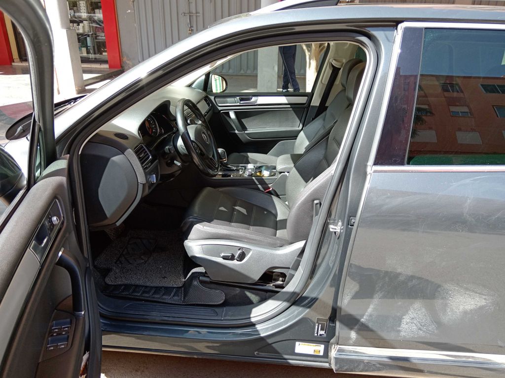 VOLKSWAGEN Touareg 2020
