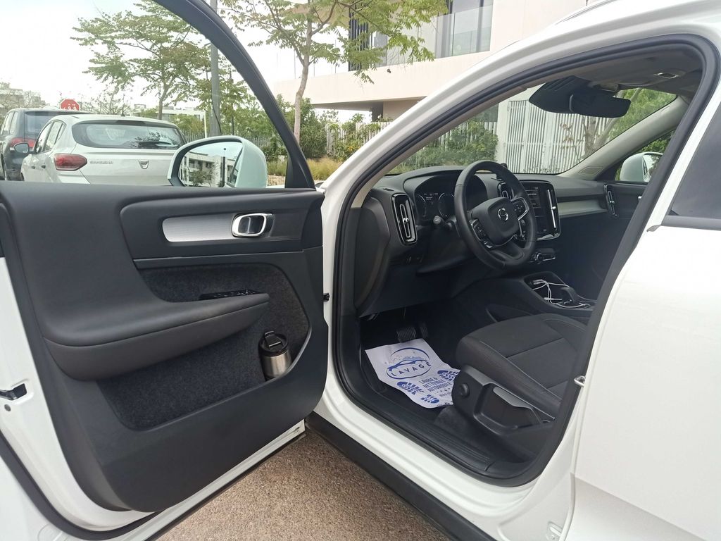 VOLVO XC40 2021