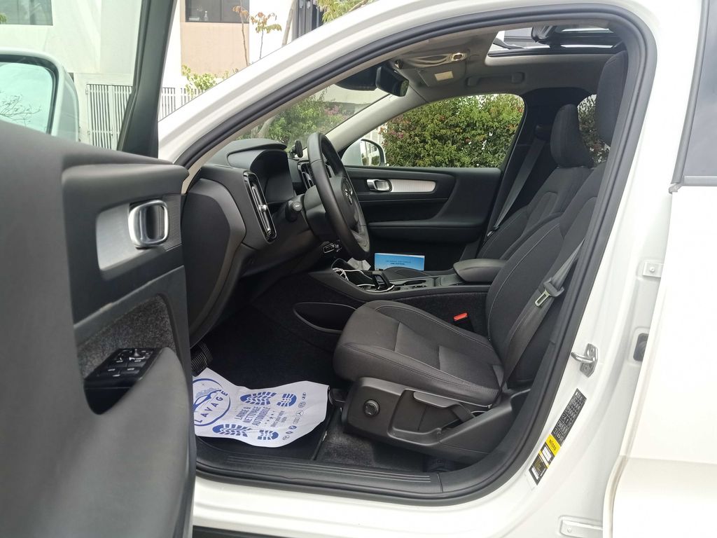 VOLVO XC40 2021