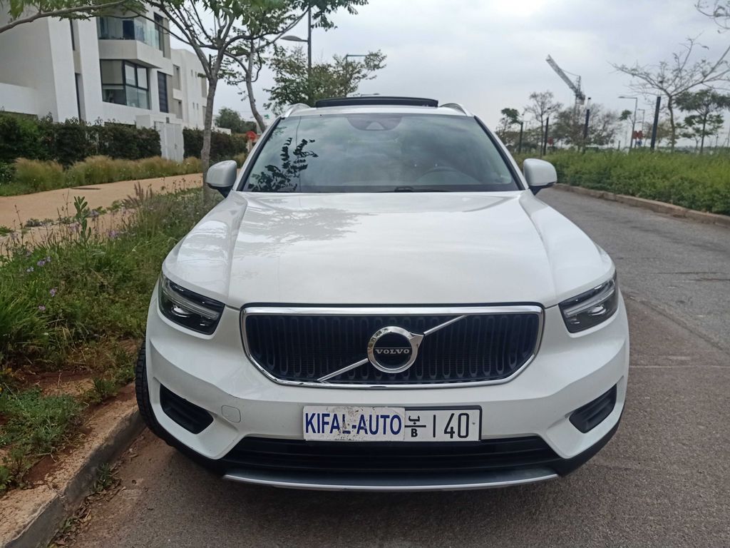 VOLVO XC40 2021