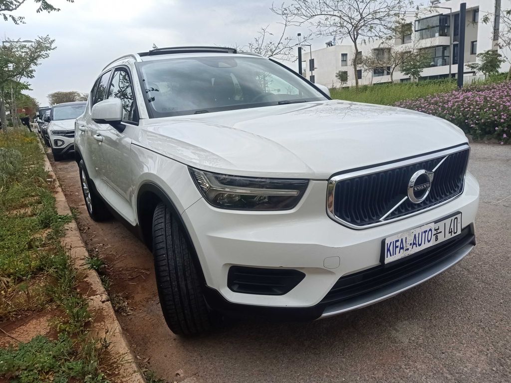 VOLVO XC40 2021