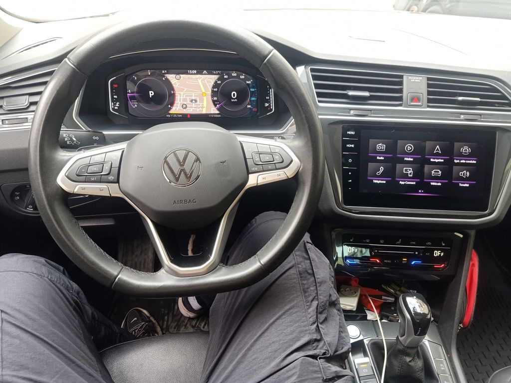 VOLKSWAGEN Tiguan 2023