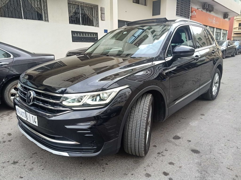 VOLKSWAGEN Tiguan