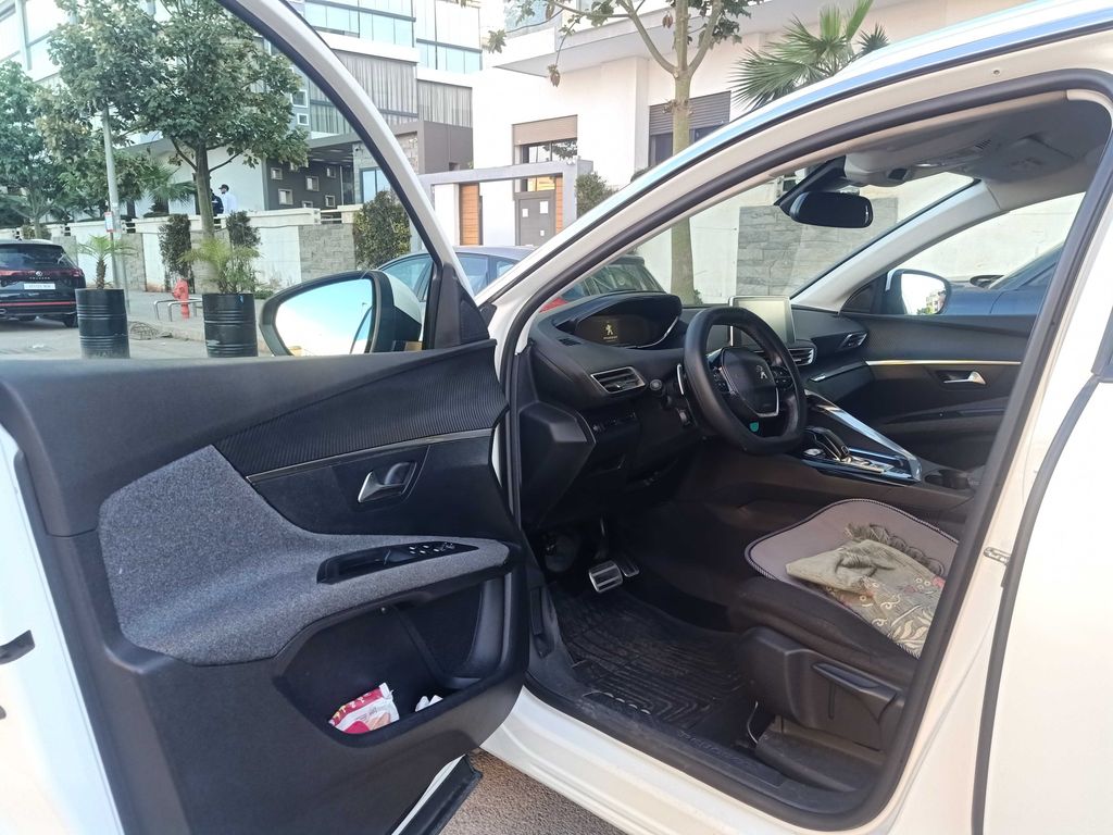 PEUGEOT 3008 2017
