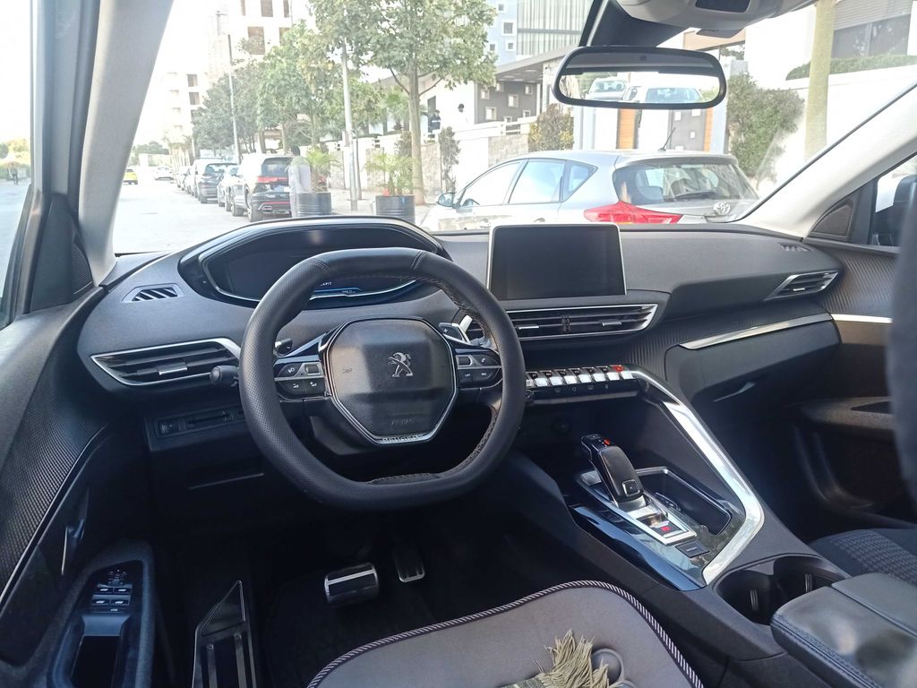 PEUGEOT 3008 2017