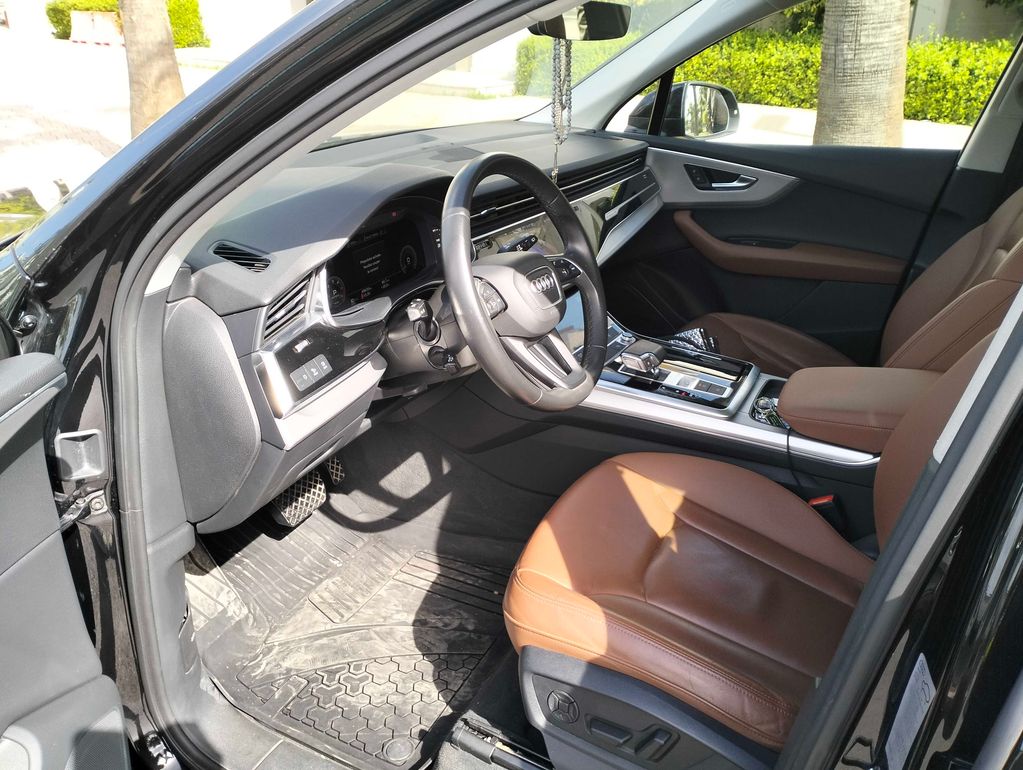 AUDI Q7 2021