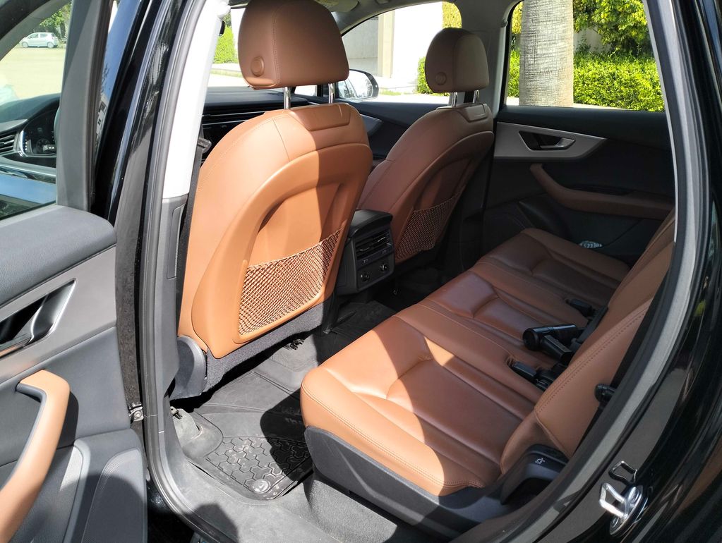 AUDI Q7 2021