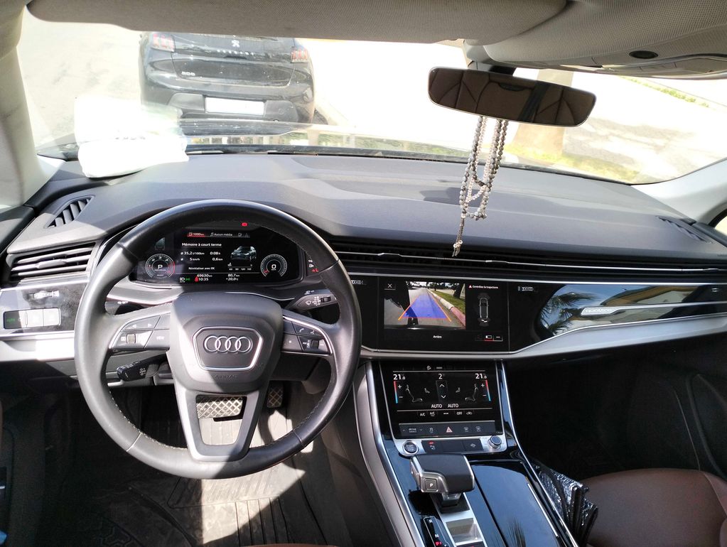 AUDI Q7 2021