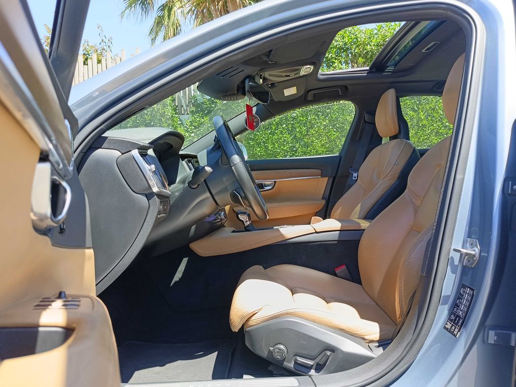 VOLVO S90 2021