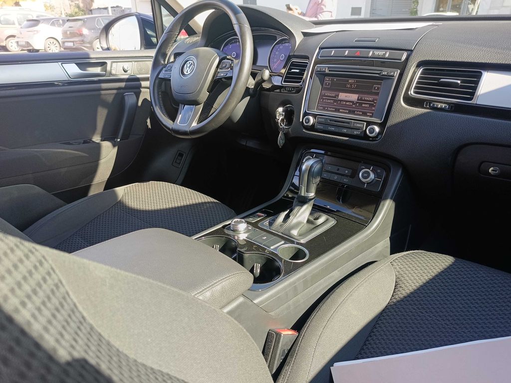 VOLKSWAGEN Touareg 2017