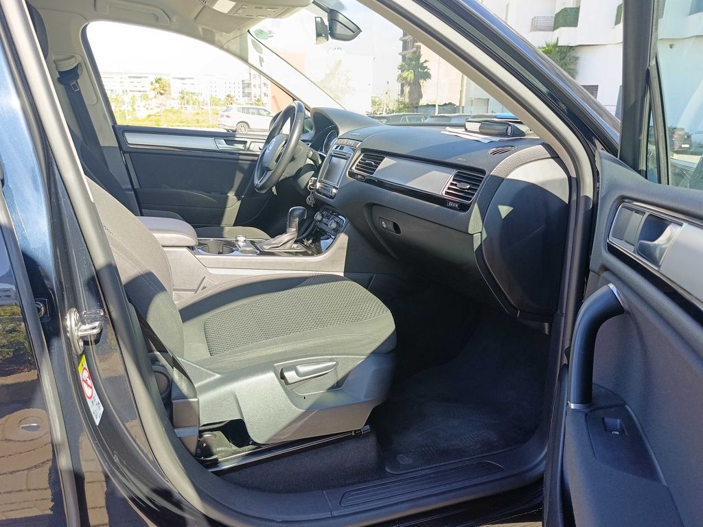 VOLKSWAGEN Touareg 2017