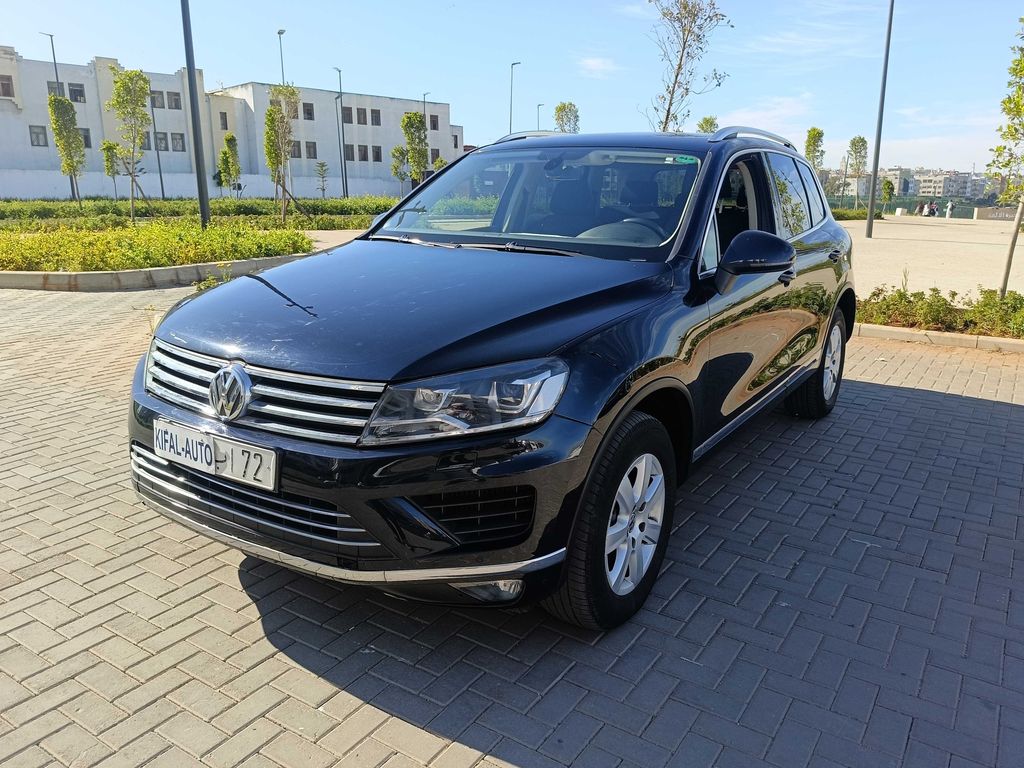 VOLKSWAGEN Touareg