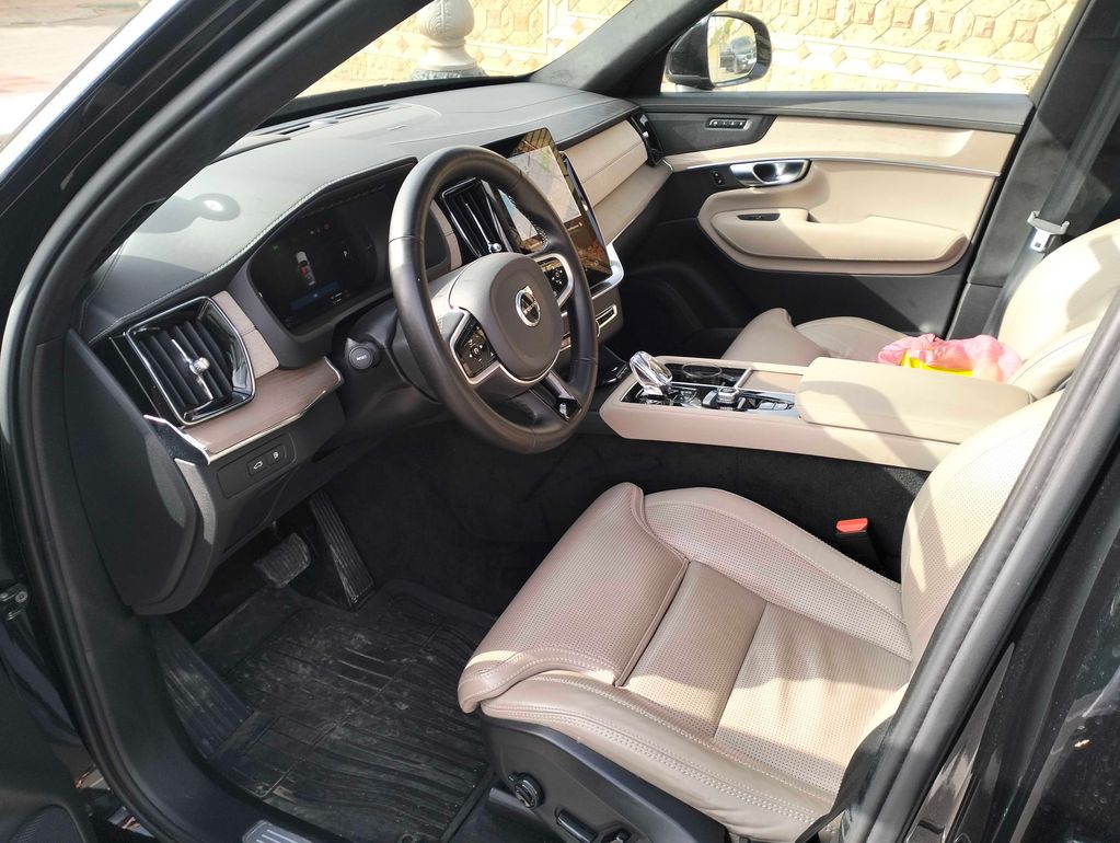 VOLVO XC90 2025