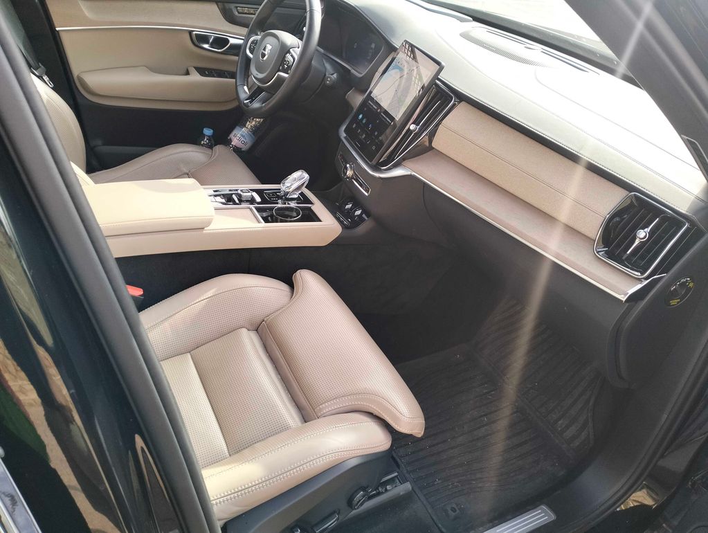 VOLVO XC90 2025