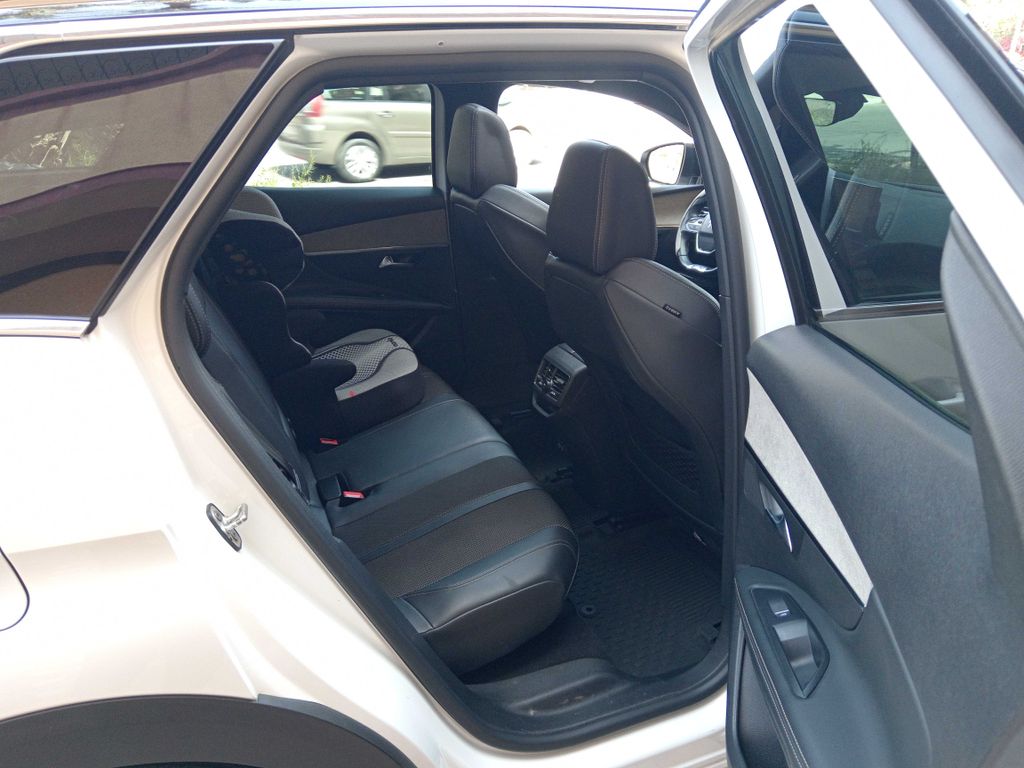 PEUGEOT 3008 2022