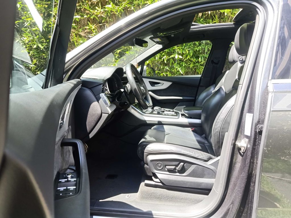 AUDI Q7 2020