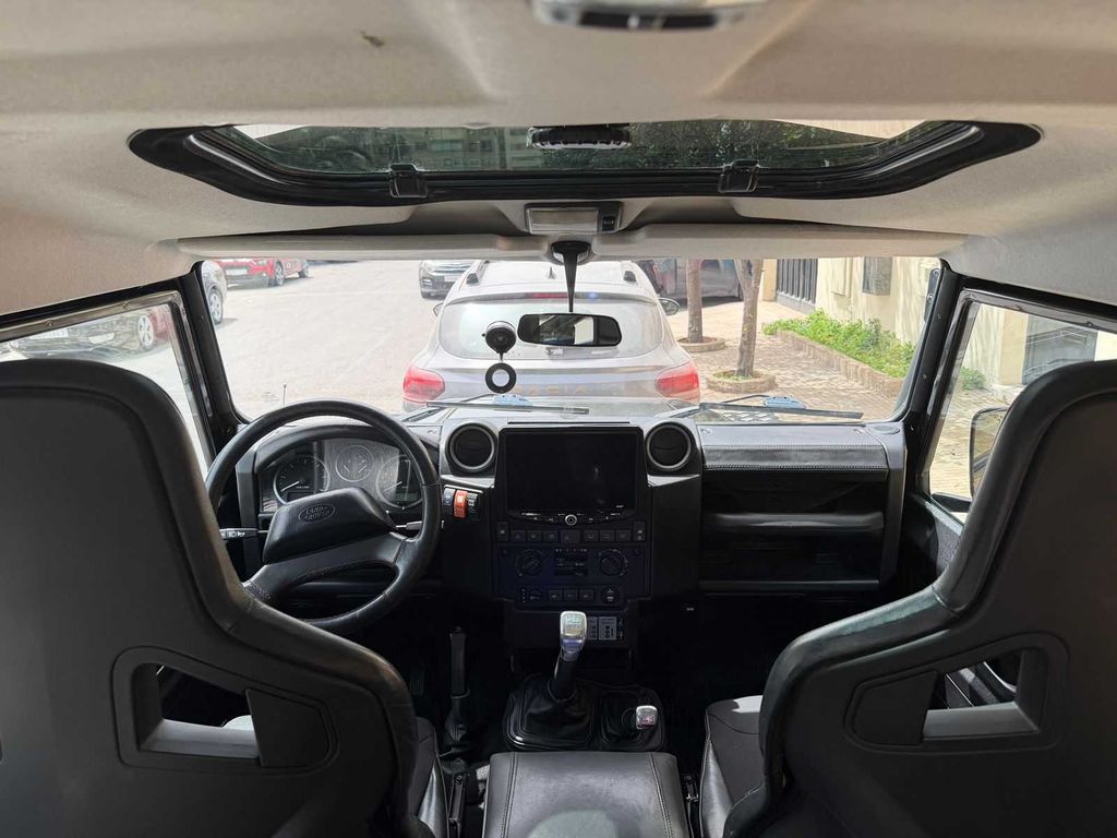 LAND-ROVER Defender 2008