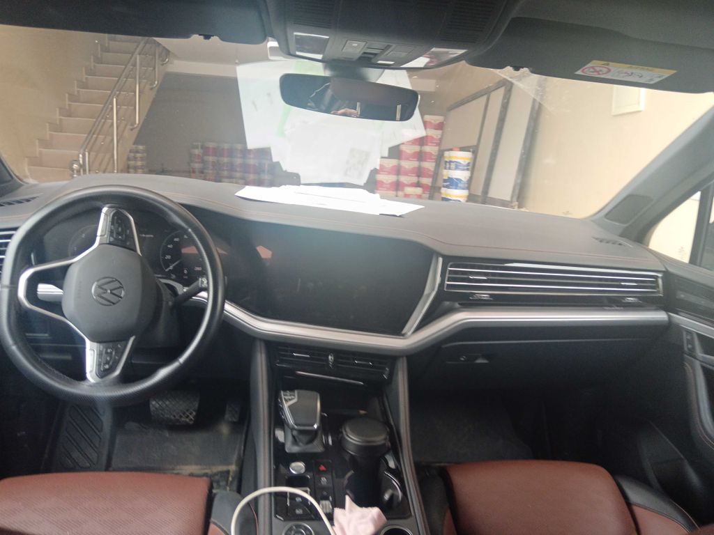 VOLKSWAGEN Touareg 2025